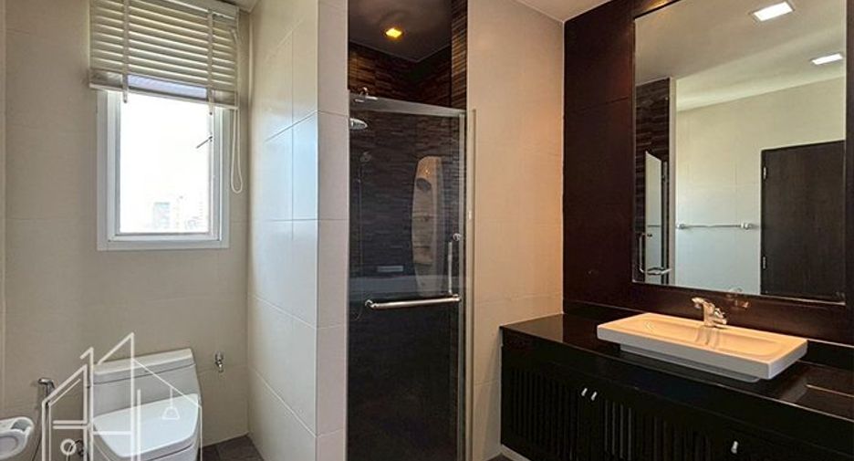 Condo en alquiler de 4 habitaciones en Watthana, Bangkok