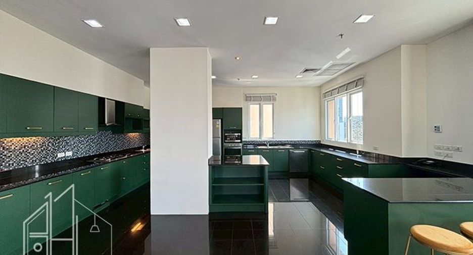 Condo en alquiler de 4 habitaciones en Watthana, Bangkok