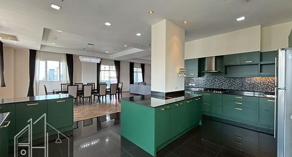 Condo en alquiler de 4 habitaciones en Watthana, Bangkok