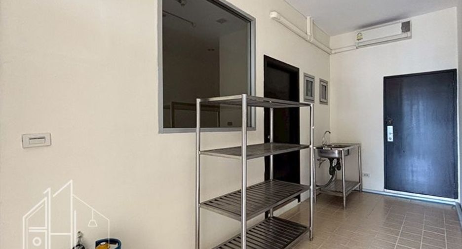 Condo en alquiler de 4 habitaciones en Watthana, Bangkok