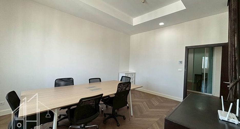 Condo en alquiler de 4 habitaciones en Watthana, Bangkok
