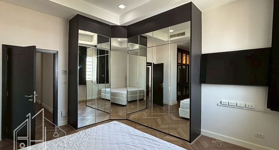 Condo en alquiler de 4 habitaciones en Watthana, Bangkok