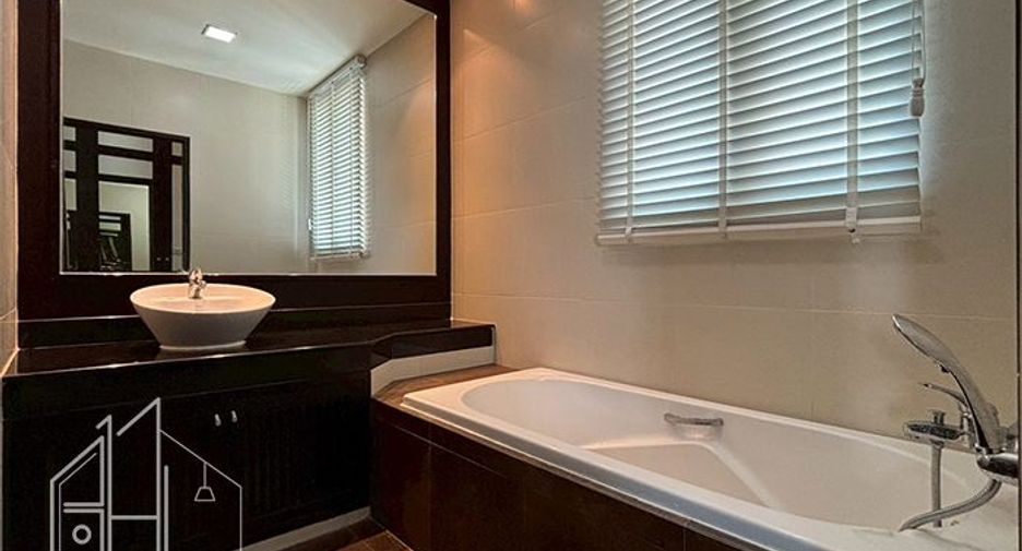 Condo en alquiler de 4 habitaciones en Watthana, Bangkok