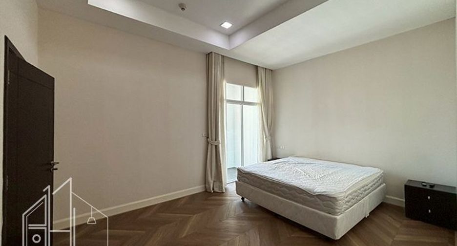 Condo en alquiler de 4 habitaciones en Watthana, Bangkok