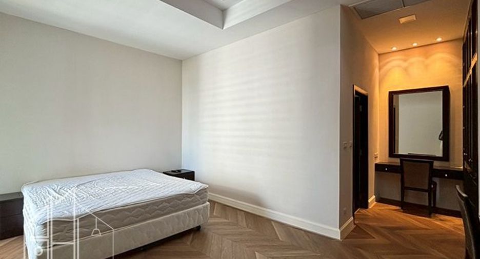 Condo en alquiler de 4 habitaciones en Watthana, Bangkok