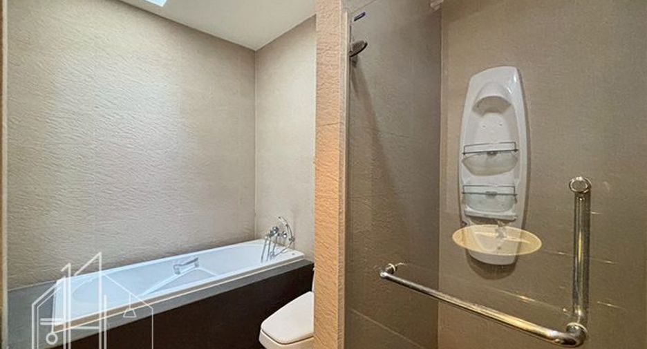 Condo en alquiler de 4 habitaciones en Watthana, Bangkok