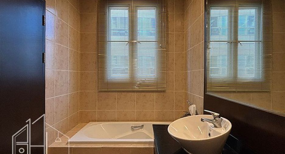 Apartamento en alquiler de 3 habitaciones en Watthana, Bangkok