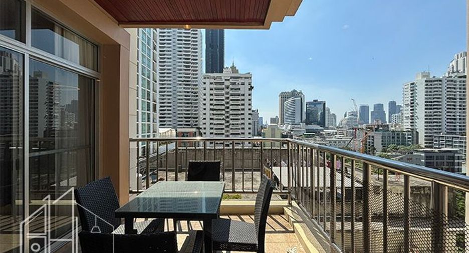 Apartamento en alquiler de 3 habitaciones en Watthana, Bangkok