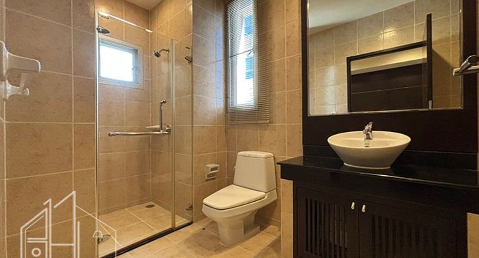 Apartamento en alquiler de 3 habitaciones en Watthana, Bangkok