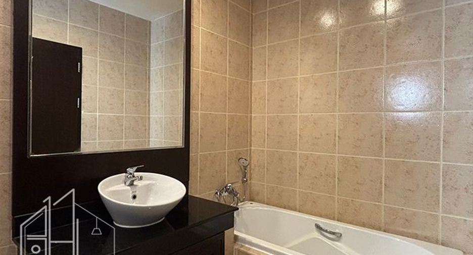 Apartamento en alquiler de 3 habitaciones en Watthana, Bangkok