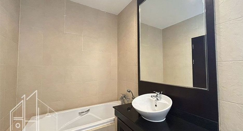 For rent 3 ベッドルーム condo in Watthana, Bangkok