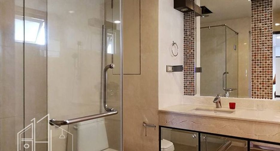 For rent 3 bedrooms condo in Watthana, Bangkok