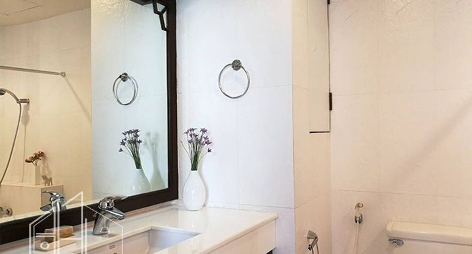 For rent 3 bedrooms condo in Watthana, Bangkok
