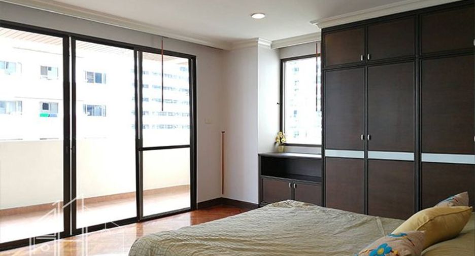 For rent 3 bedrooms condo in Watthana, Bangkok