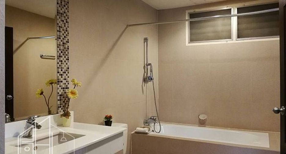 For rent 3 bedrooms condo in Watthana, Bangkok