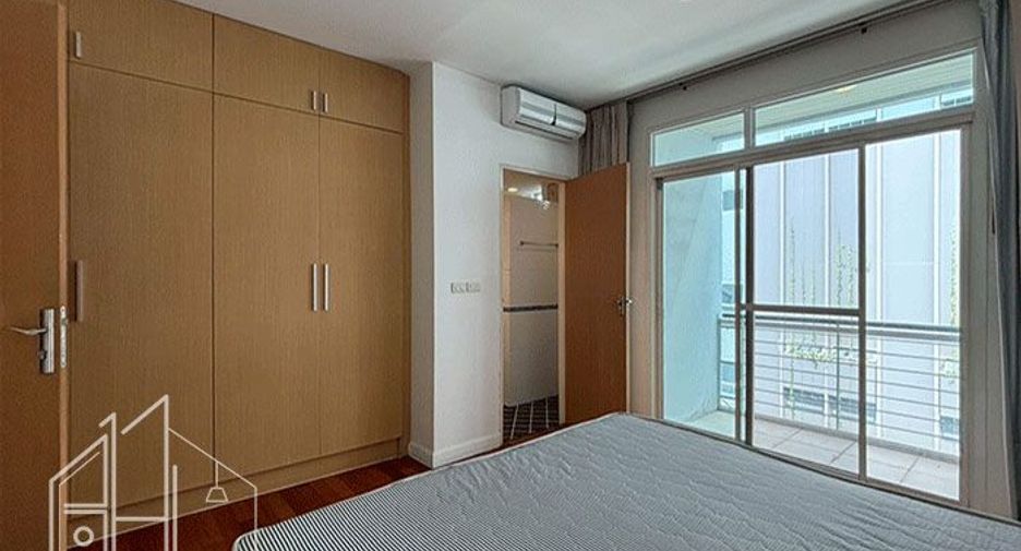 Condo en alquiler de 4 habitaciones en Watthana, Bangkok