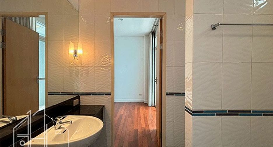 Condo en alquiler de 4 habitaciones en Watthana, Bangkok
