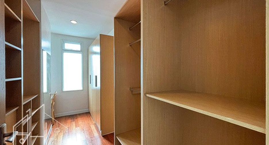 Condo en alquiler de 4 habitaciones en Watthana, Bangkok