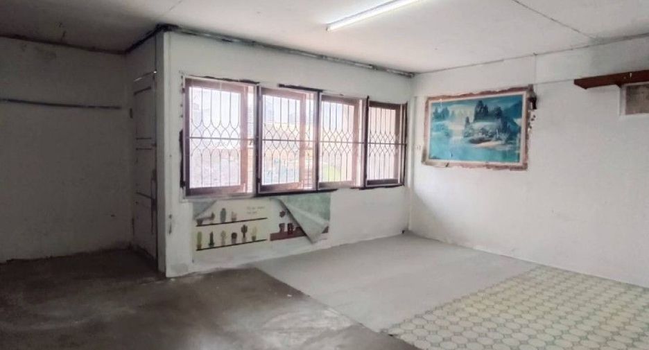 Casa adosada en alquiler y en venta de 2 habitaciones en Bang Na, Bangkok