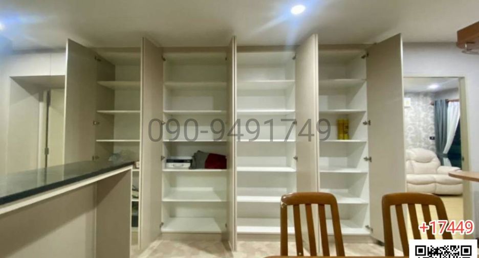 For rent 3 bedrooms condo in Yan Nawa, Bangkok