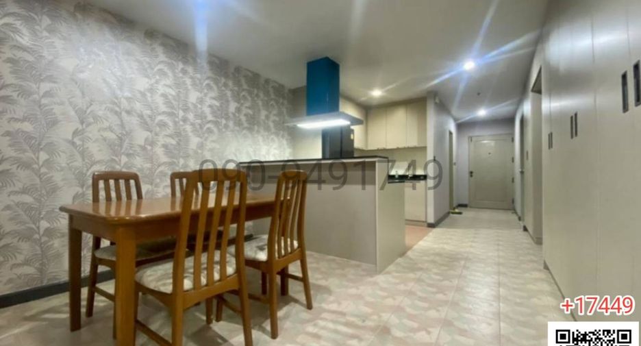 For rent 3 bedrooms condo in Yan Nawa, Bangkok