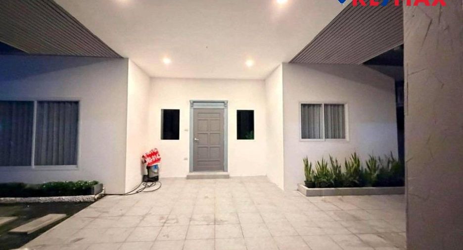For sale 4 bedrooms house in East Pattaya, Pattaya