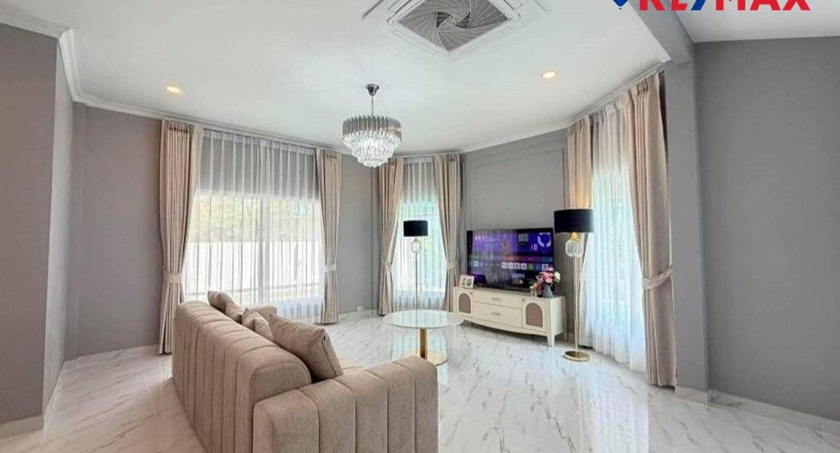 For sale 4 bedrooms house in East Pattaya, Pattaya