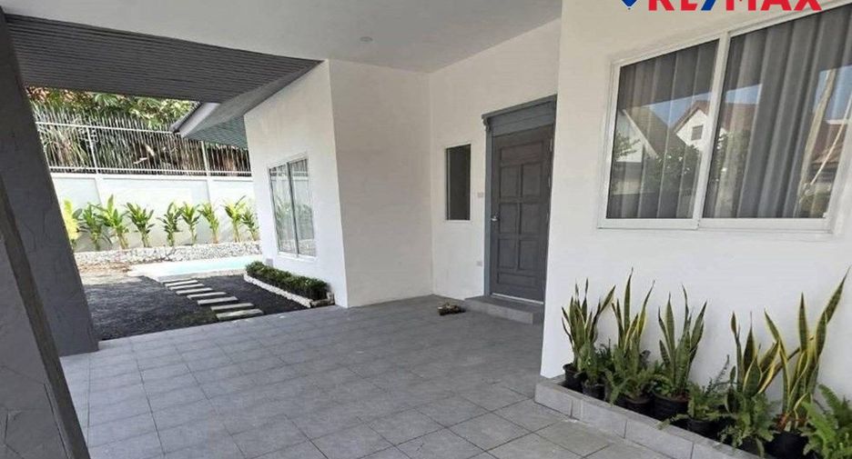 For sale 4 bedrooms house in East Pattaya, Pattaya