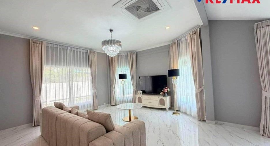 For sale 4 bedrooms house in East Pattaya, Pattaya