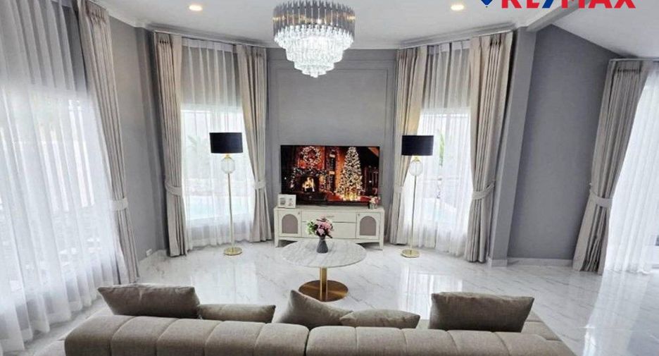 For sale 4 bedrooms house in East Pattaya, Pattaya