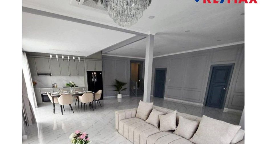 For sale 4 bedrooms house in East Pattaya, Pattaya