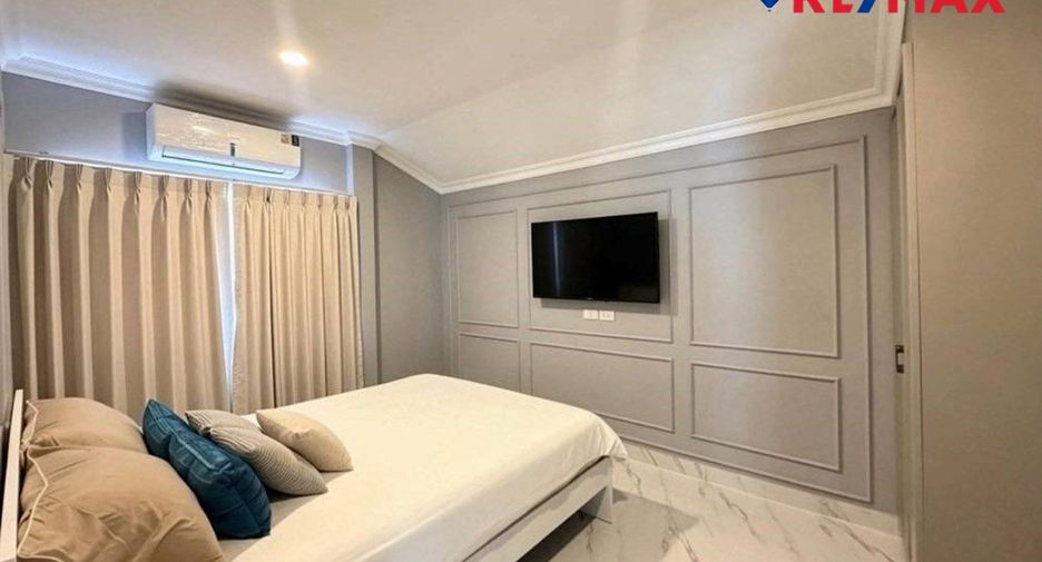 For sale 4 bedrooms house in East Pattaya, Pattaya