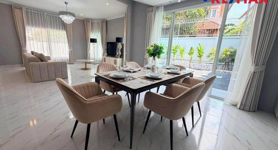 For sale 4 bedrooms house in East Pattaya, Pattaya