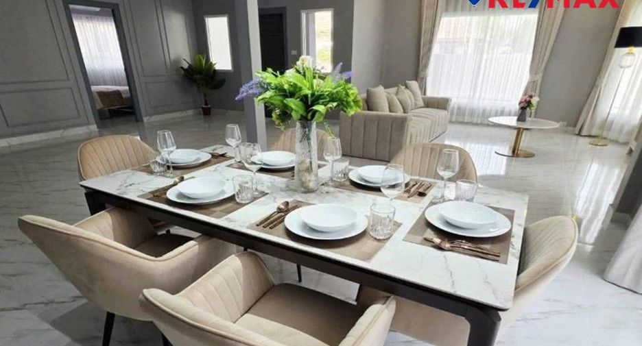 For sale 4 bedrooms house in East Pattaya, Pattaya