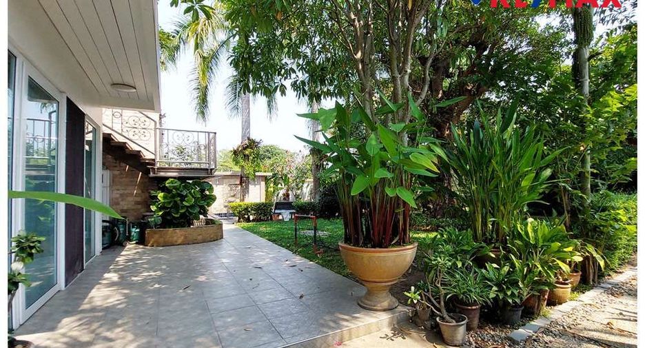 For sale 5 bedrooms house in Sattahip, Chonburi
