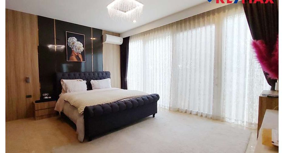 For sale 5 bedrooms house in Sattahip, Chonburi
