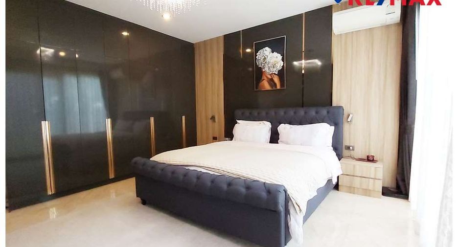 For sale 5 bedrooms house in Sattahip, Chonburi