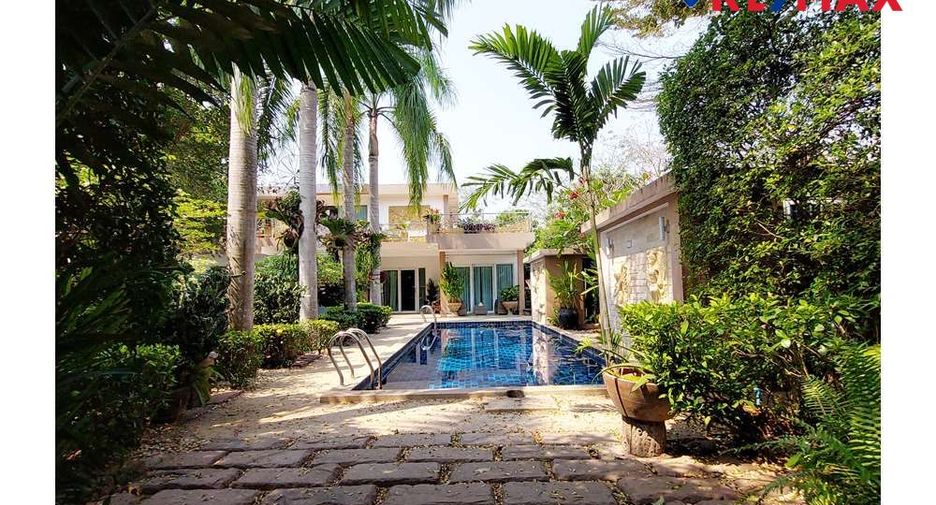 For sale 5 bedrooms house in Sattahip, Chonburi