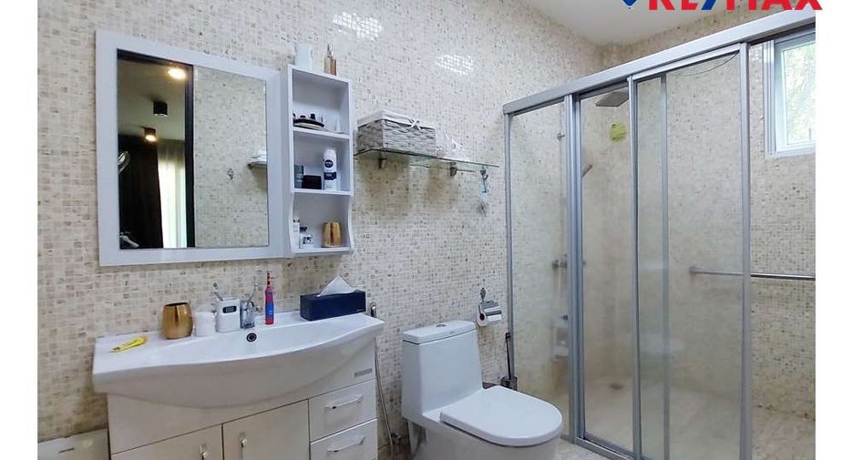 For sale 5 bedrooms house in Sattahip, Chonburi