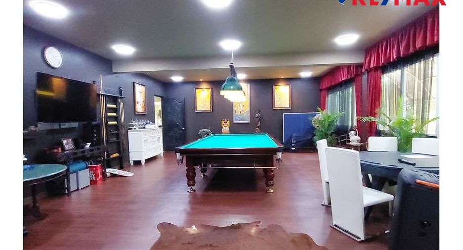 For sale 5 bedrooms house in Sattahip, Chonburi