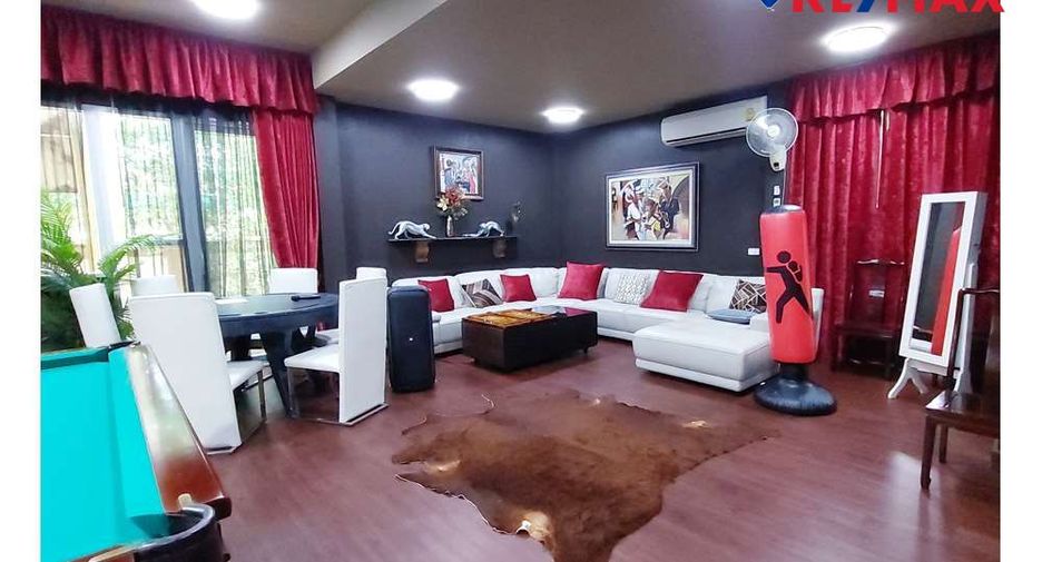 For sale 5 bedrooms house in Sattahip, Chonburi