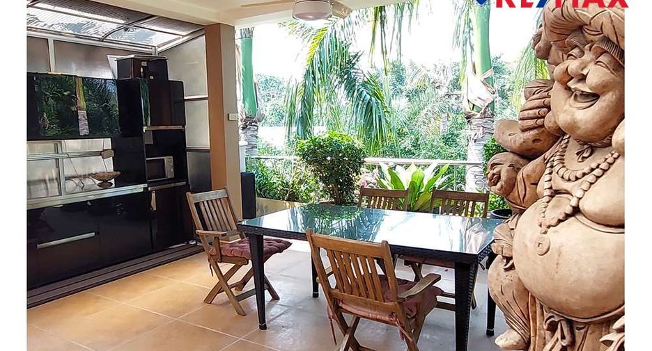 For sale 5 bedrooms house in Sattahip, Chonburi