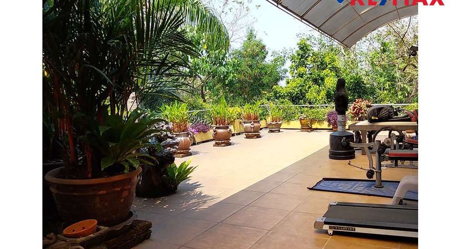 For sale 5 bedrooms house in Sattahip, Chonburi