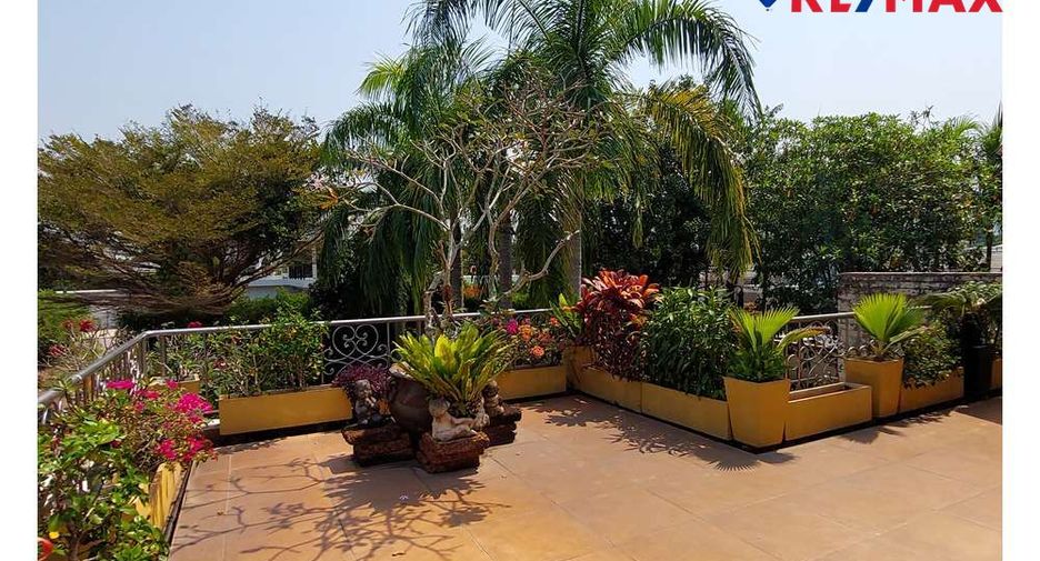 For sale 5 bedrooms house in Sattahip, Chonburi