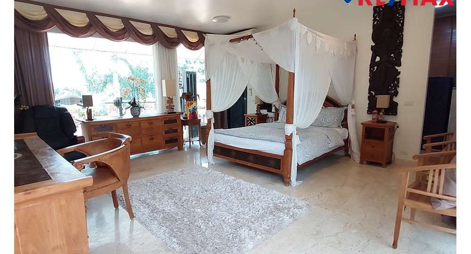 For sale 5 bedrooms house in Sattahip, Chonburi