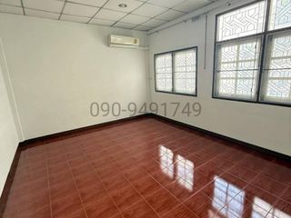 Reihenhaus zur Miete mit 2 Zimmer in Phra Khanong, Bangkok
