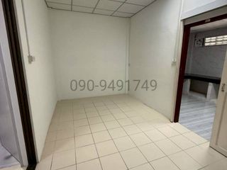 Reihenhaus zur Miete mit 2 Zimmer in Phra Khanong, Bangkok