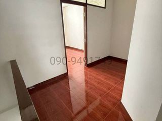 Reihenhaus zur Miete mit 2 Zimmer in Phra Khanong, Bangkok