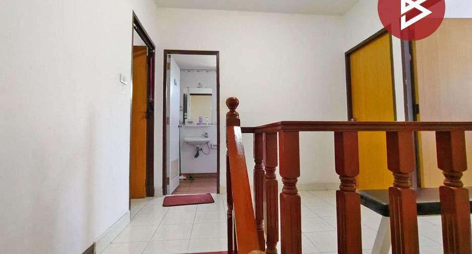 Casa adosada en venta de 3 habitaciones en Mueang Chon Buri, Chonburi