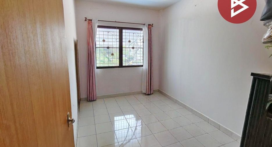 Casa adosada en venta de 3 habitaciones en Mueang Chon Buri, Chonburi